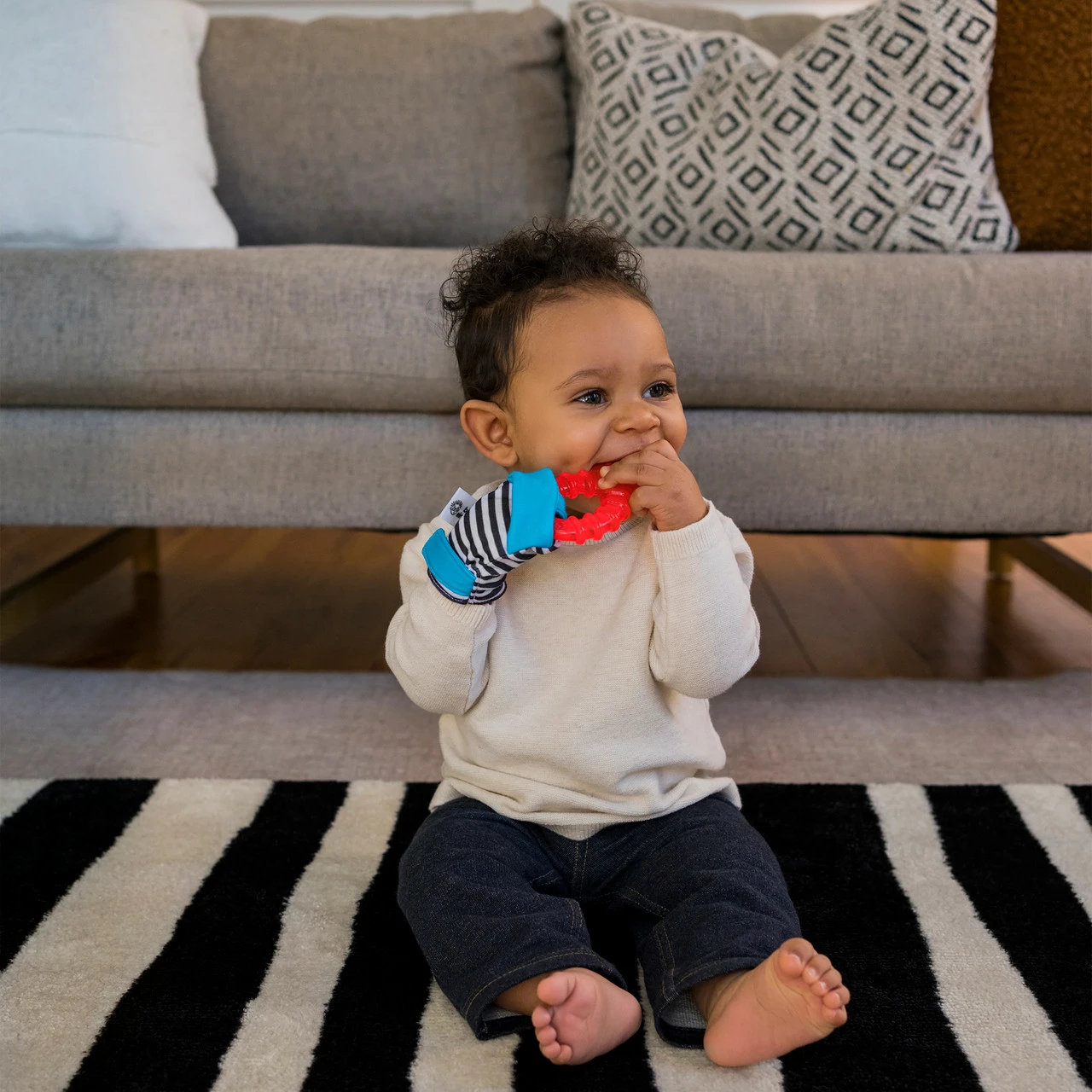 Chilly Mitt Universal Teether Mitten 3 Chilly Mitt Universal Teether Mitten - Image 3